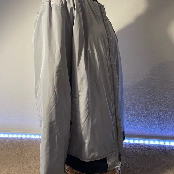 Old navy bomber jacket - Picture 7 of 9